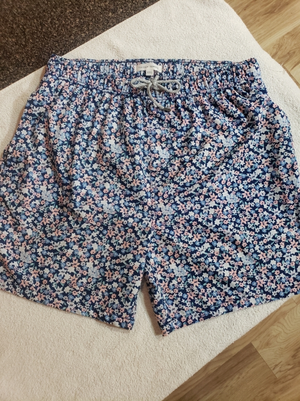 Vintage Summer XXL Men Swim Trunks New Condition Blue/floral